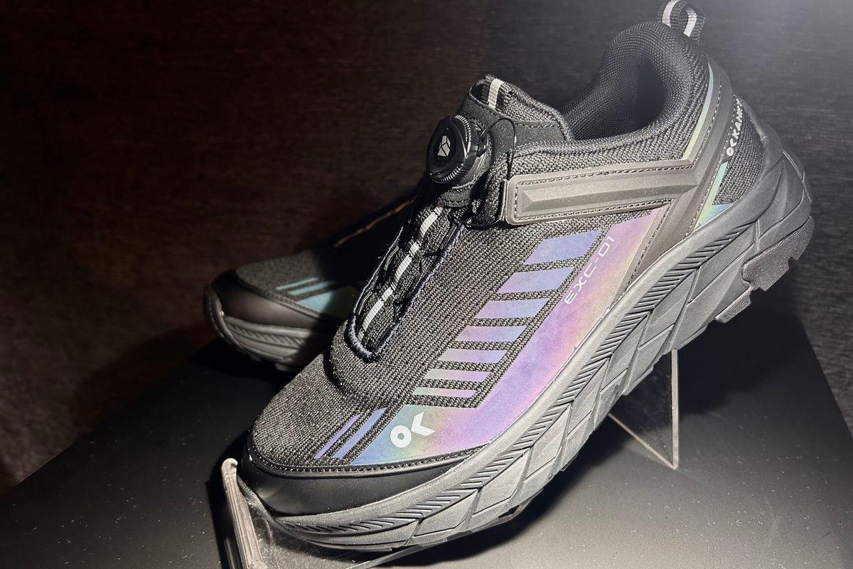 Desain Sepatu EXC-01 Eclipse Kolaborasi Kanky dan Adityalogy