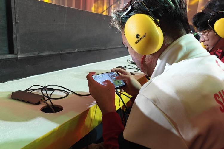 Bukan WiFi, Smartphone Atlet Cabor E-sport Pakai LAN