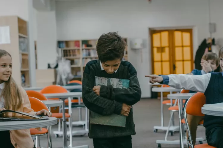 Tanda-tanda Anak Jadi Pelaku Bullying, Orangtua Harus Tahu