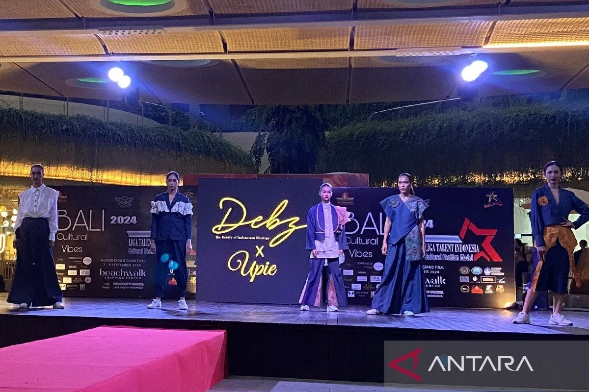 Menyulam Kebanggaan: Desainer Lokal Ramaikan Ajang Fashion