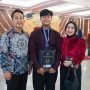 Tangis Bahagia Denny Cagur dan Istri Saat Bertemu Anak yang Sekolah di Semi Militer